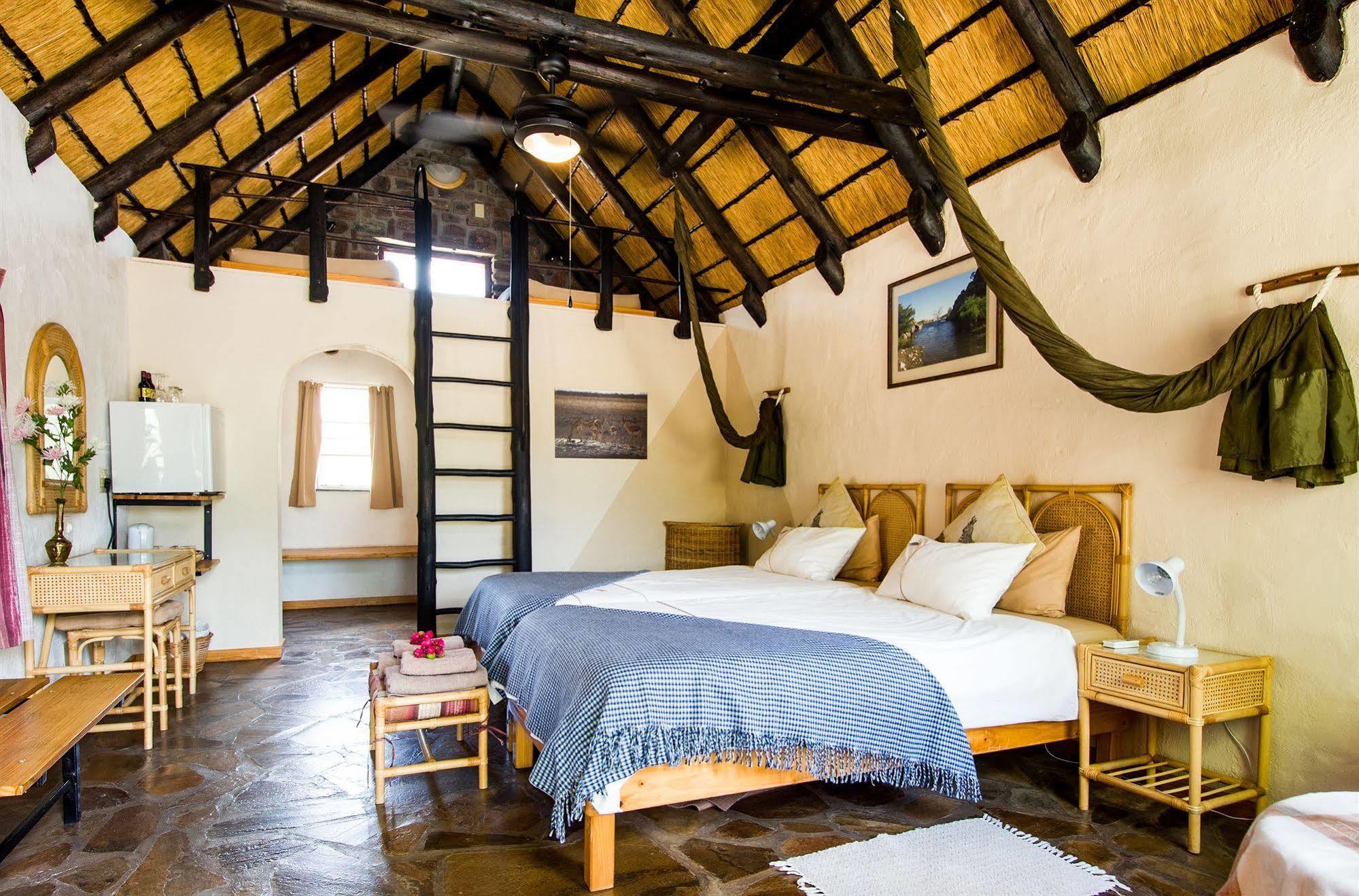 Etusis Lodge Usakos Kültér fotó